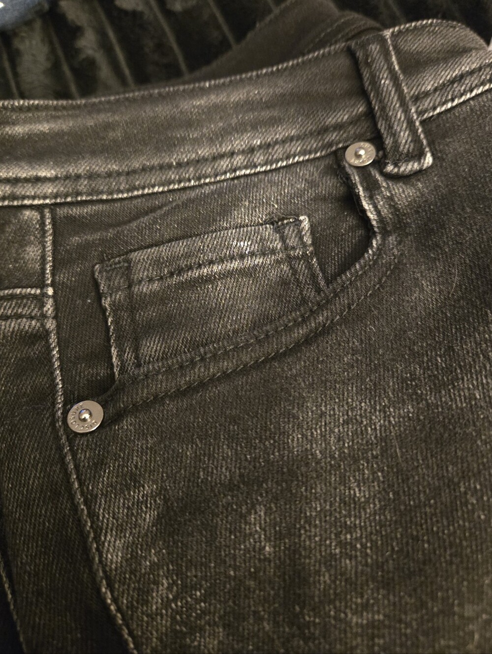 Disclosure Black Wash Low Mid Rise Bootcut Stretch Jeans Sz 7 Jrs NWOT - Picture 10 of 10